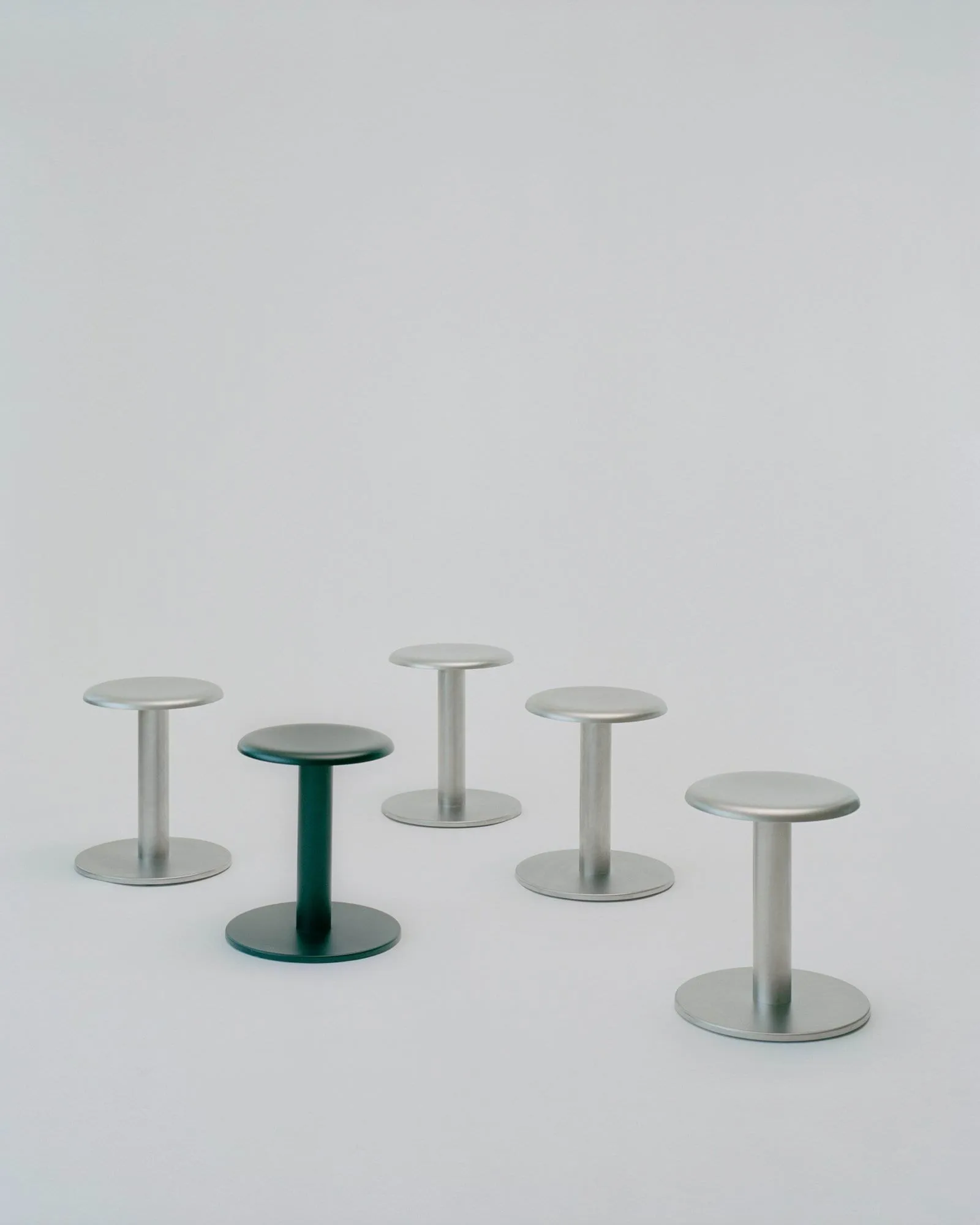 Coupe Hocker, Black, Ø40x46 cm New Works