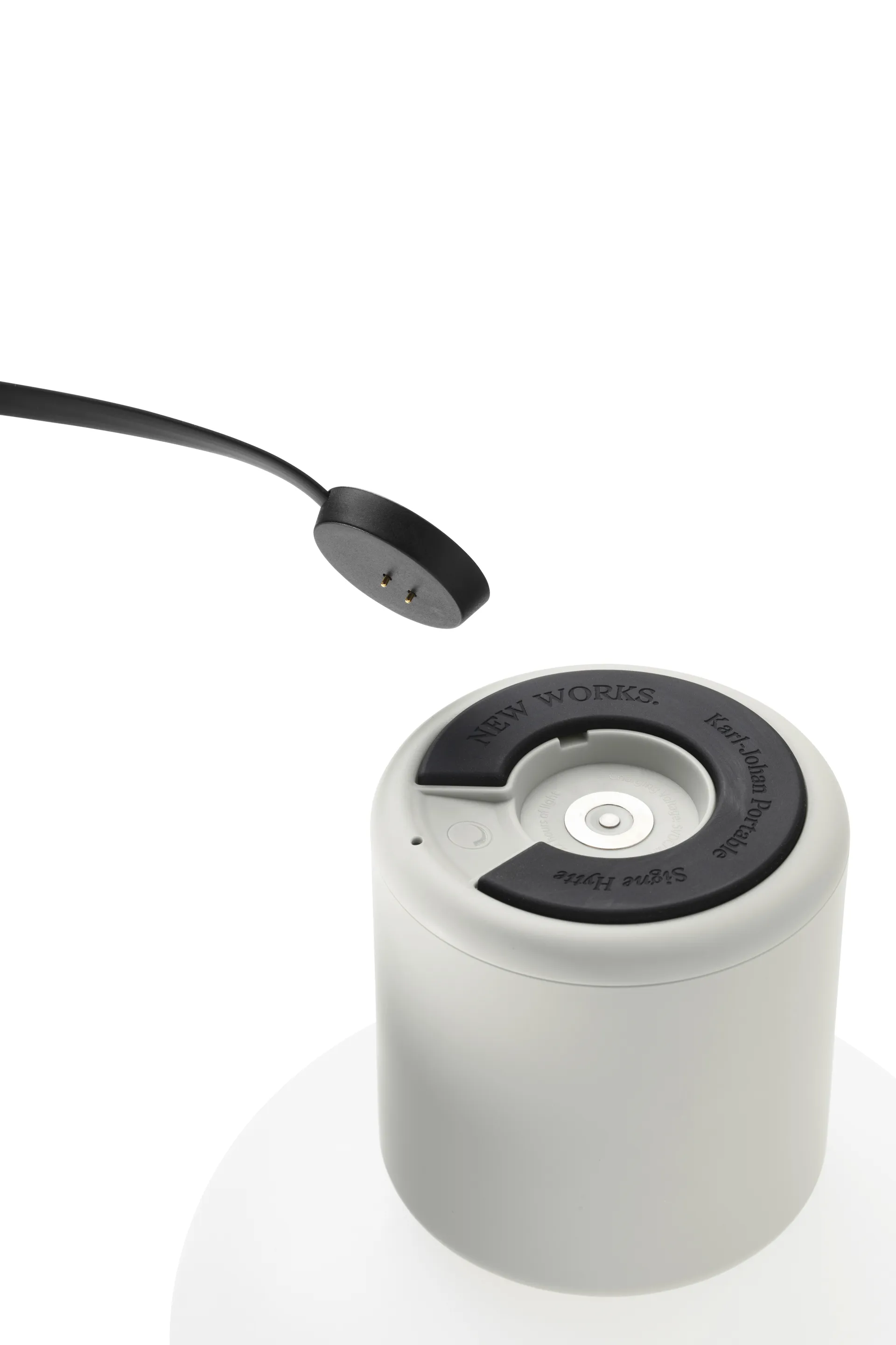 Karl-Johan Tischleuchte tragbar, Light grey New Works