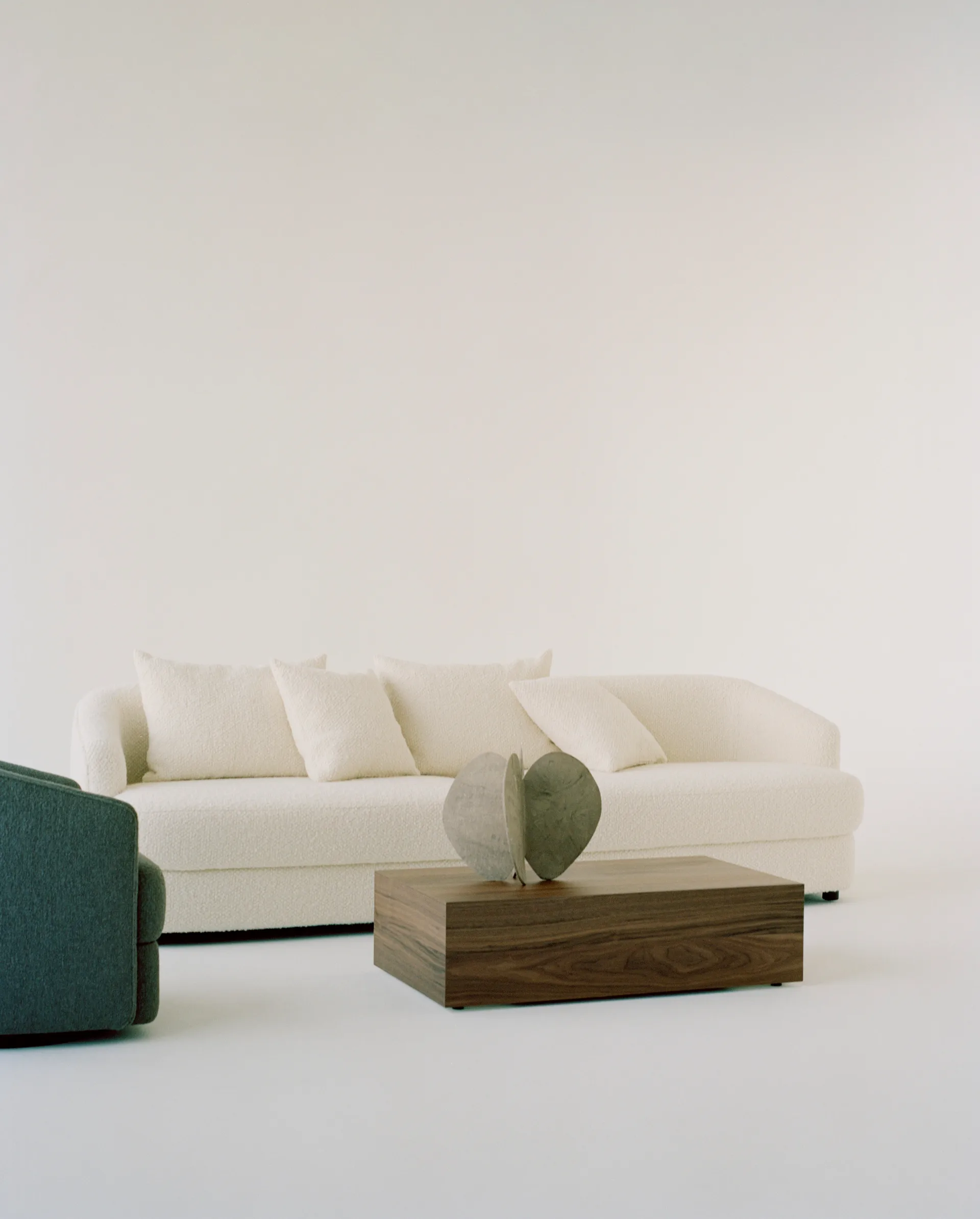 Mass High Couchtisch 103 x 60 x 27cm, Walnut New Works
