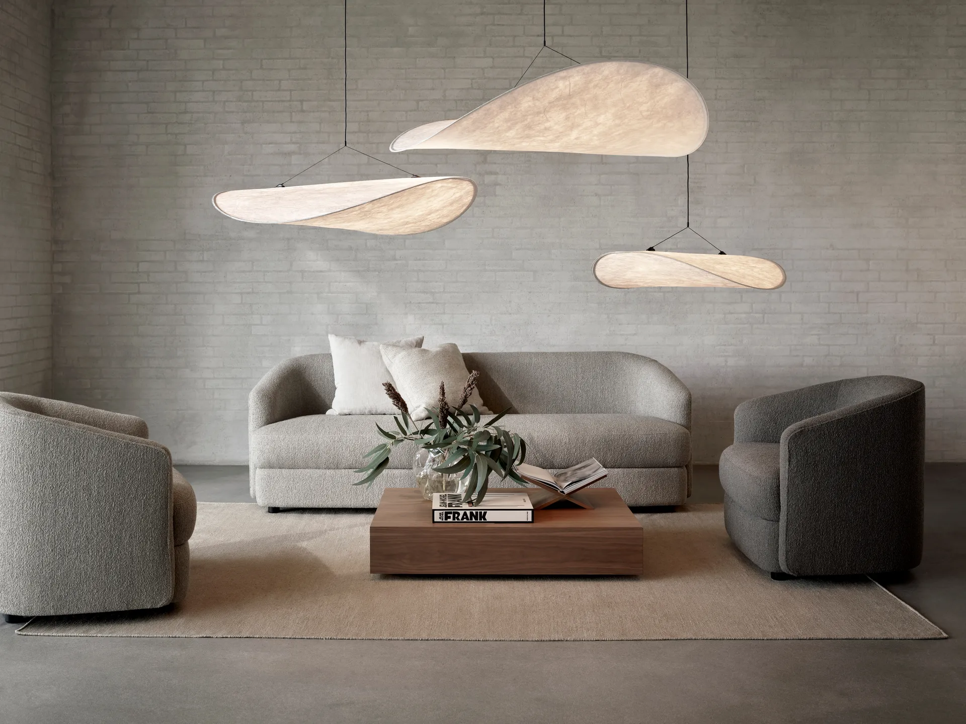Mass Wide Couchtisch, walnut New Works