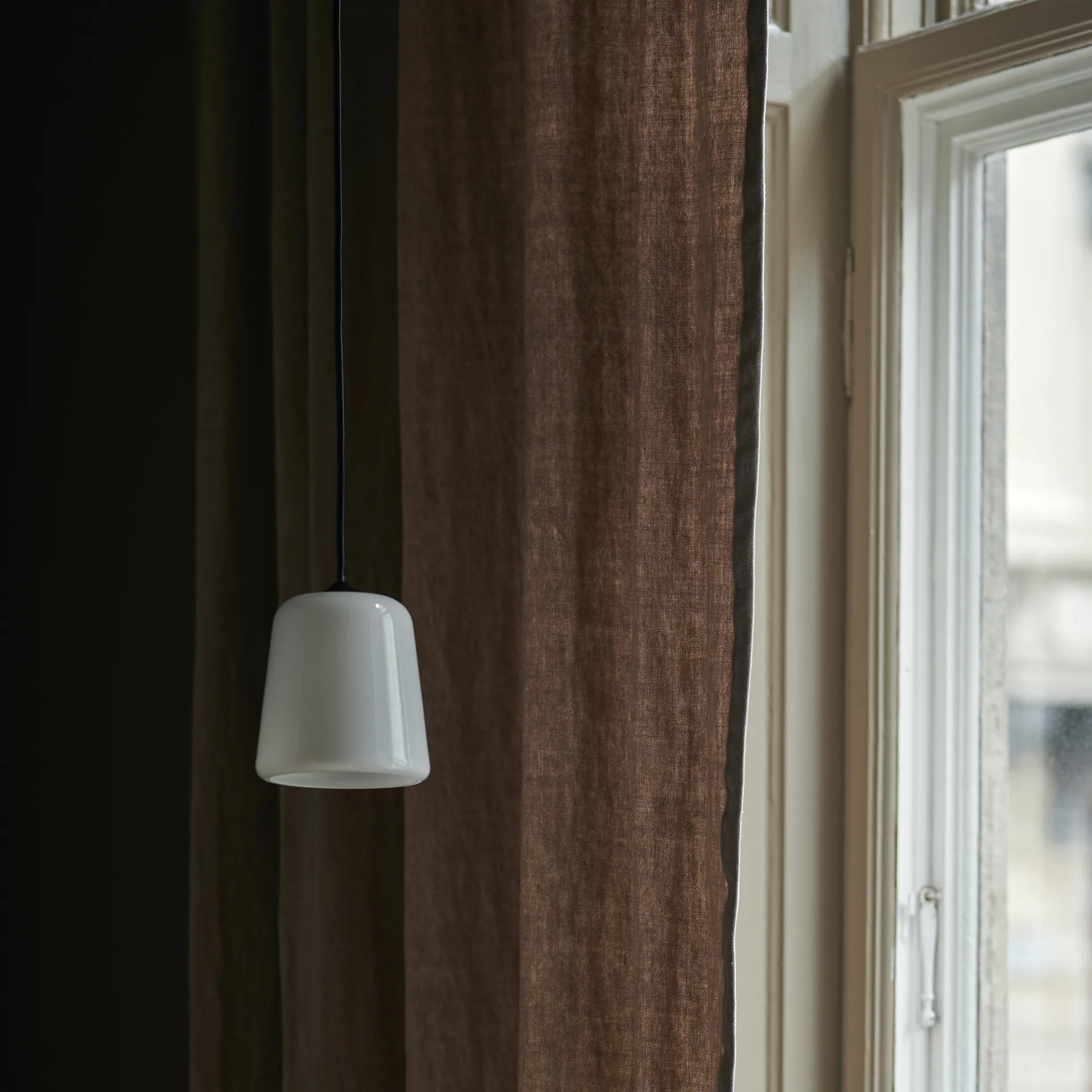 Material Pendelleuchte, White opal glass New Works