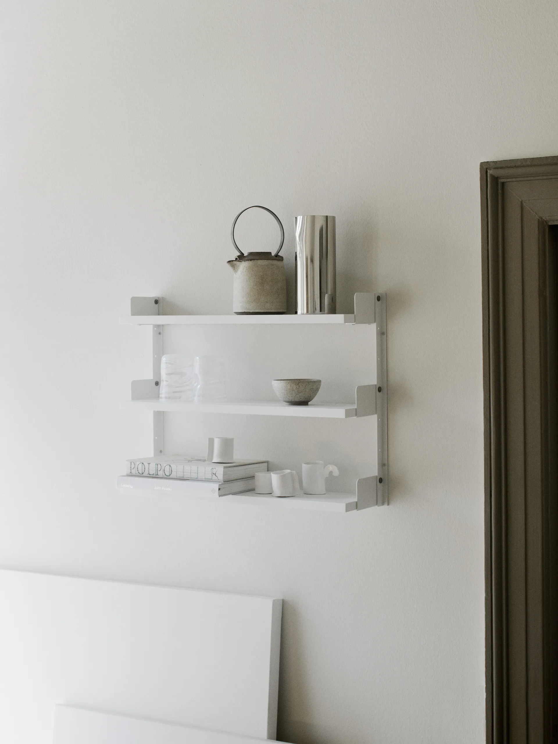New Works Tea Shelf Wand-Regal 46 x 62,5 cm, Weiß New Works
