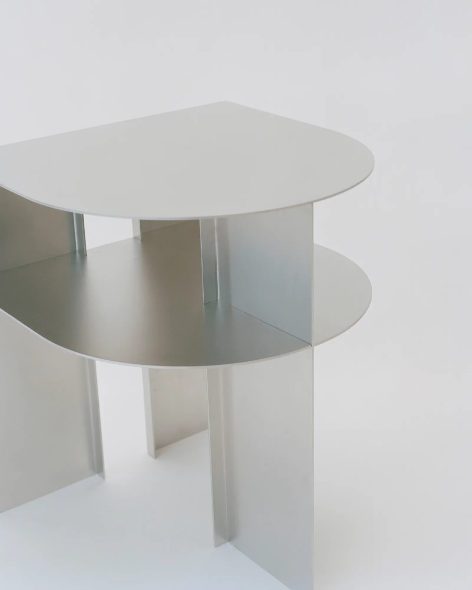Rand Beistelltisch, Stainless Steel New Works