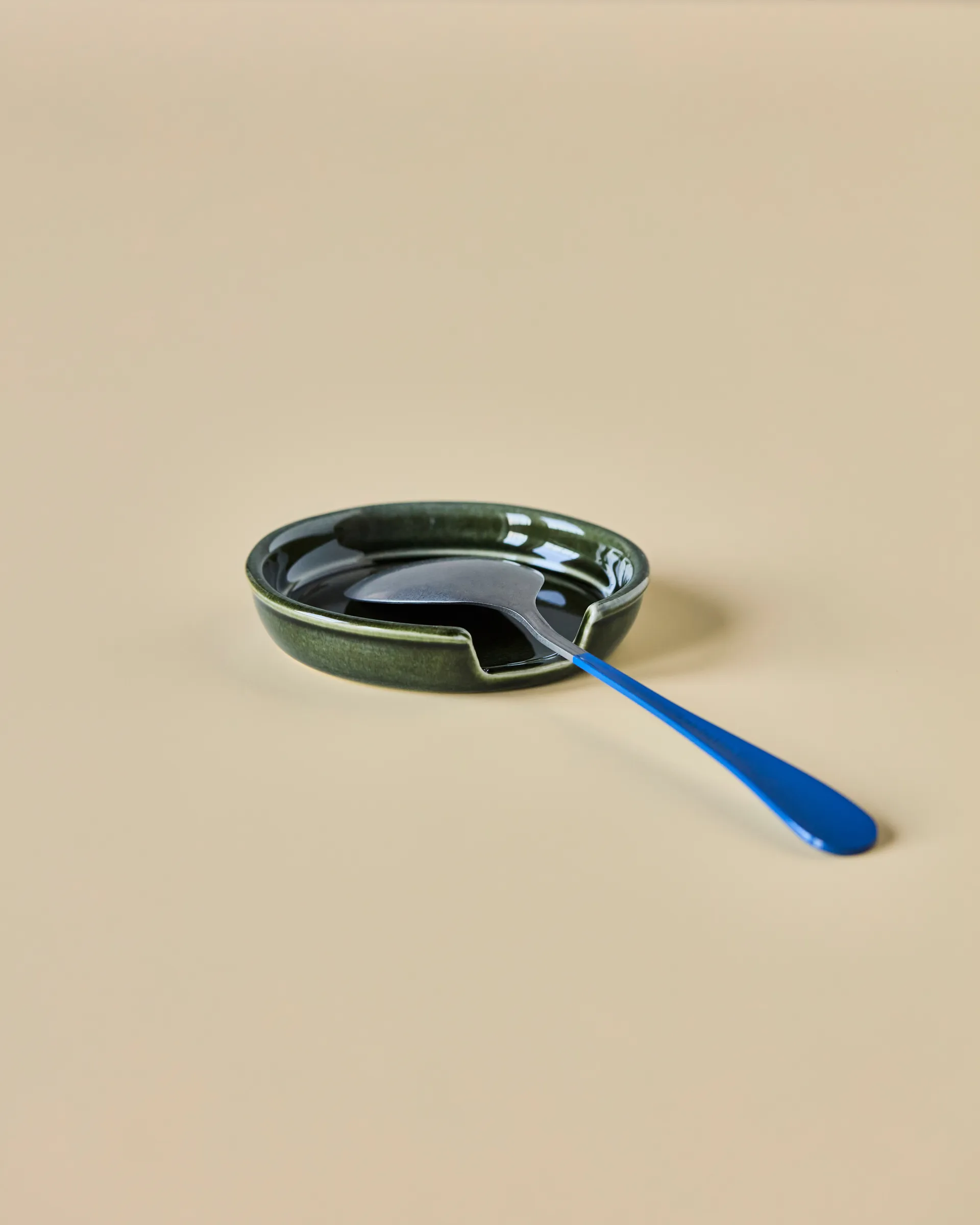 Hala Löffelhalter, Grün Nicolas Vahé