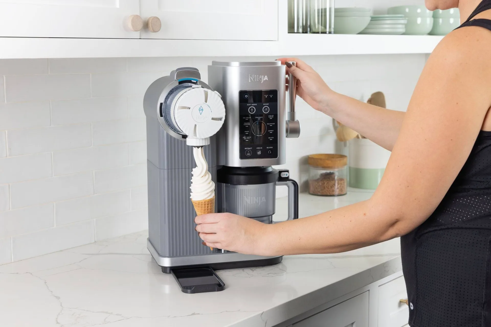 Ninja Creami Swirl Eis- und Dessertmaschine, Black Ninja