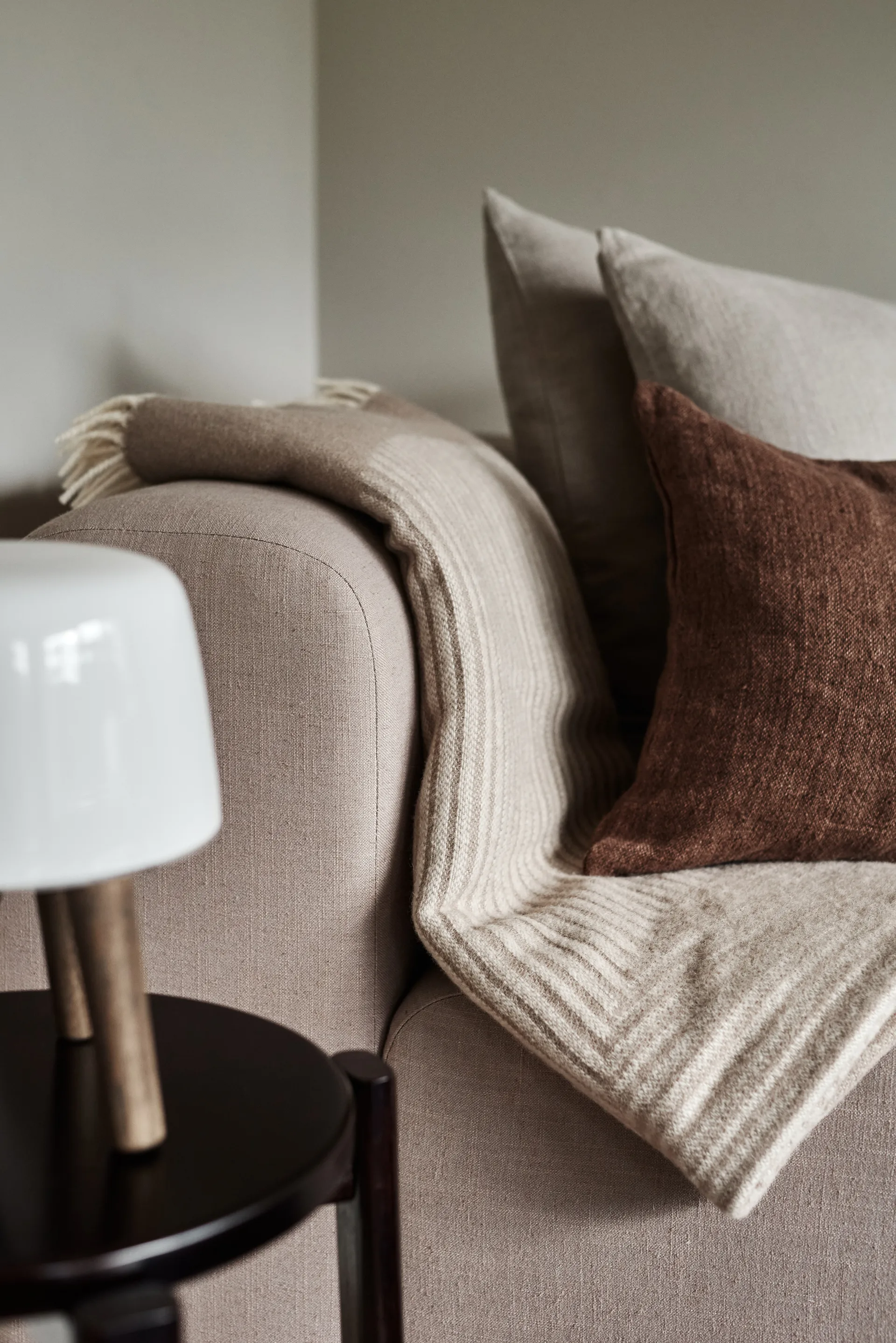 Circles Wolldecke 130 x 185cm, Beige NJRD