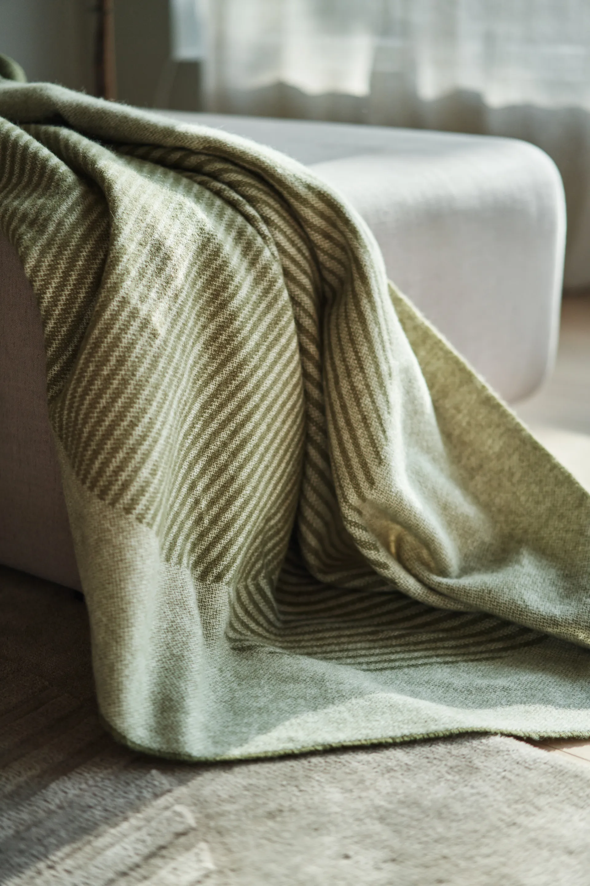 Circles Wolldecke 130 x 185cm, Grün NJRD