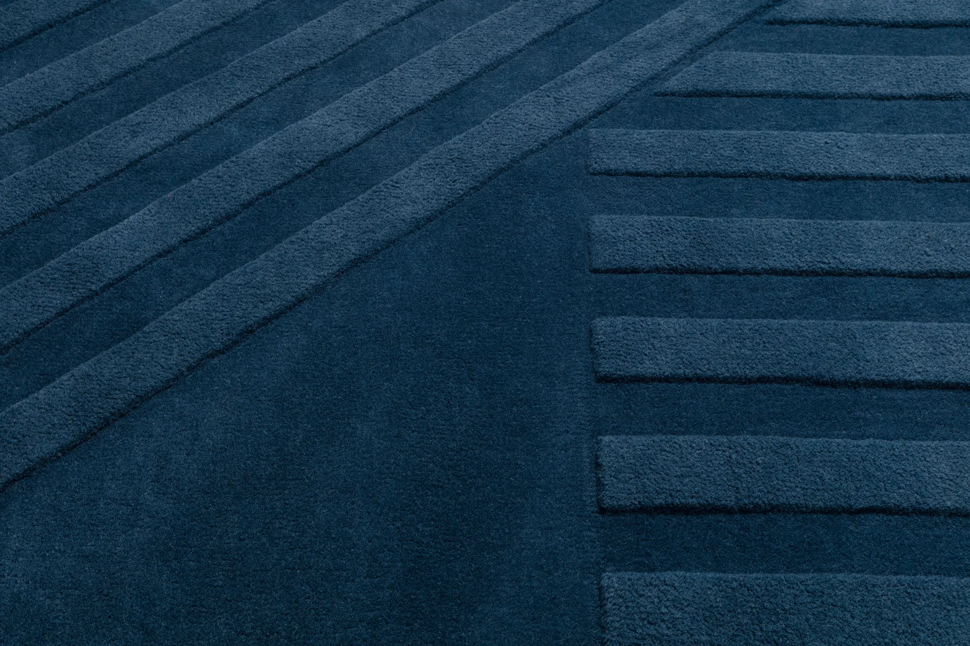 Levels Stripes Wollteppich, Blau, 170x240 cm NJRD