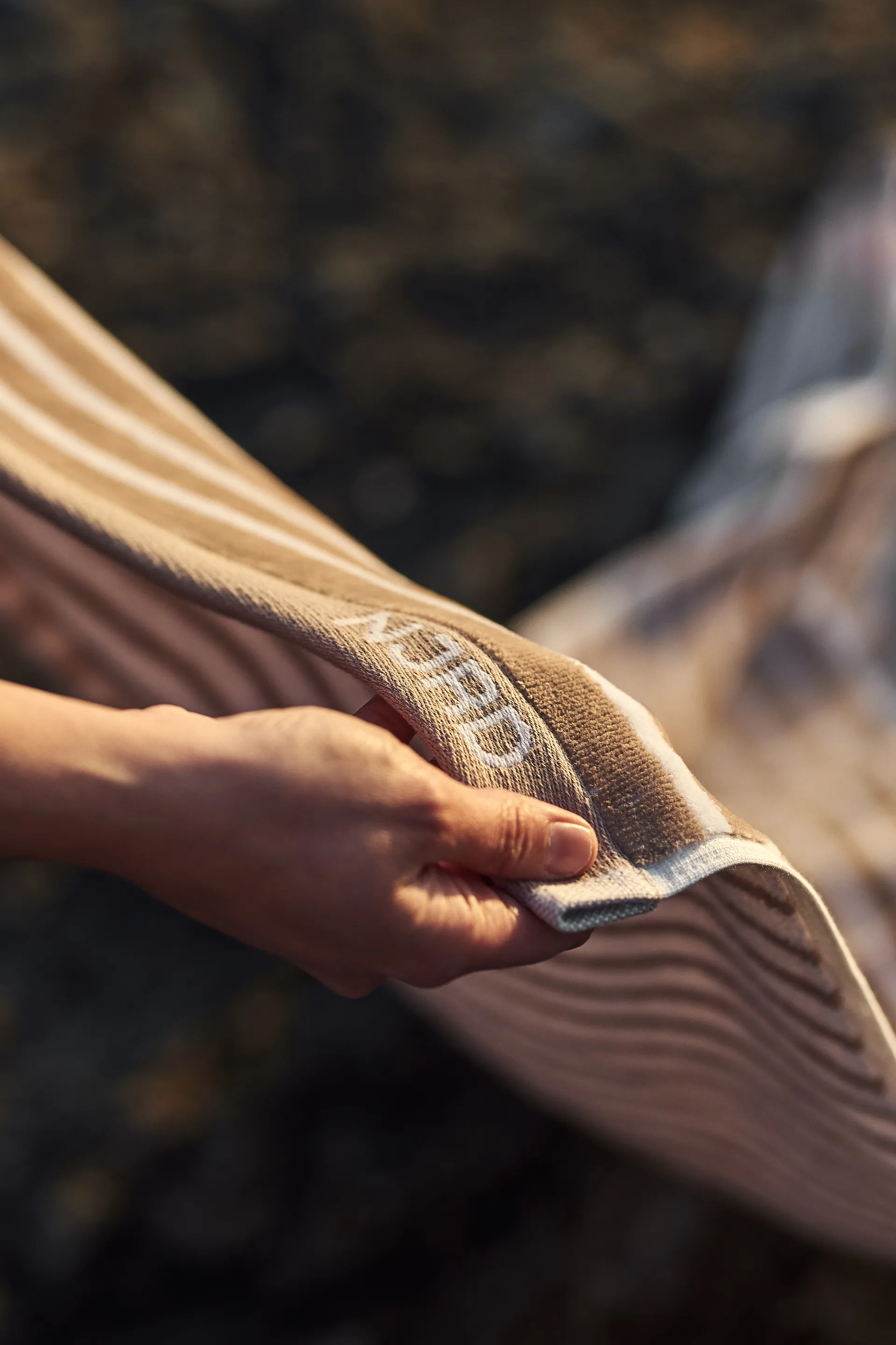 Stripes Badehandtuch 70x140 cm, Beige NJRD