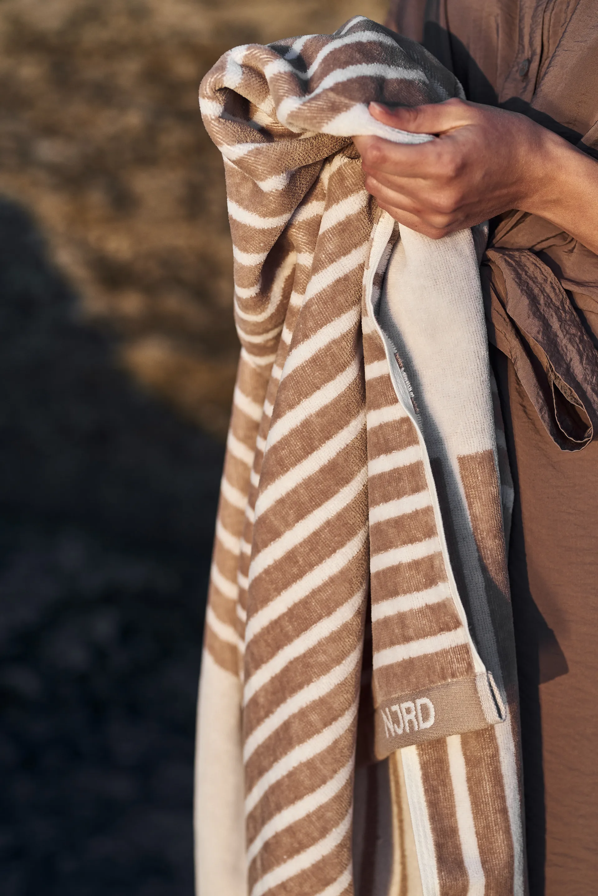 Stripes Badehandtuch 70x140 cm, Beige NJRD