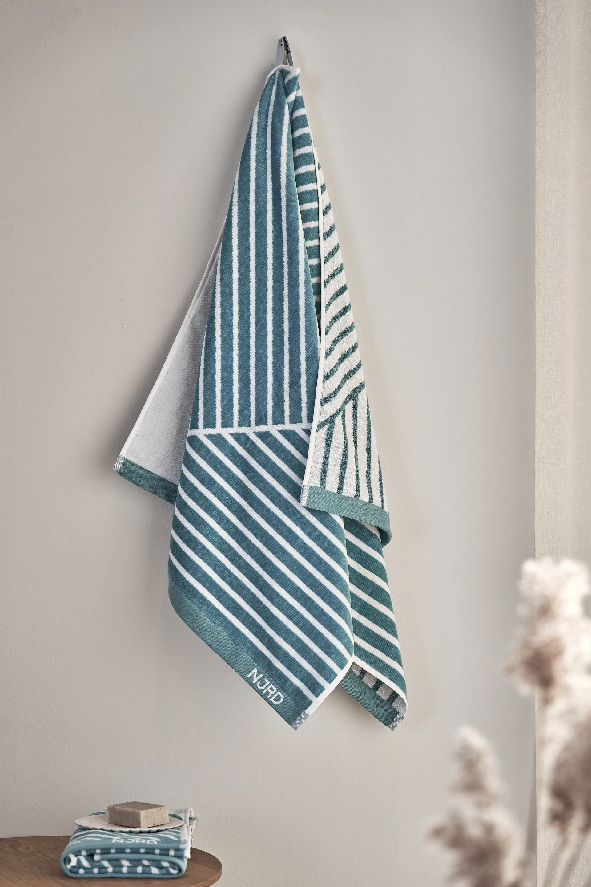 Stripes Badetuch 70 x 140cm Special Edition 2022, Türkis NJRD