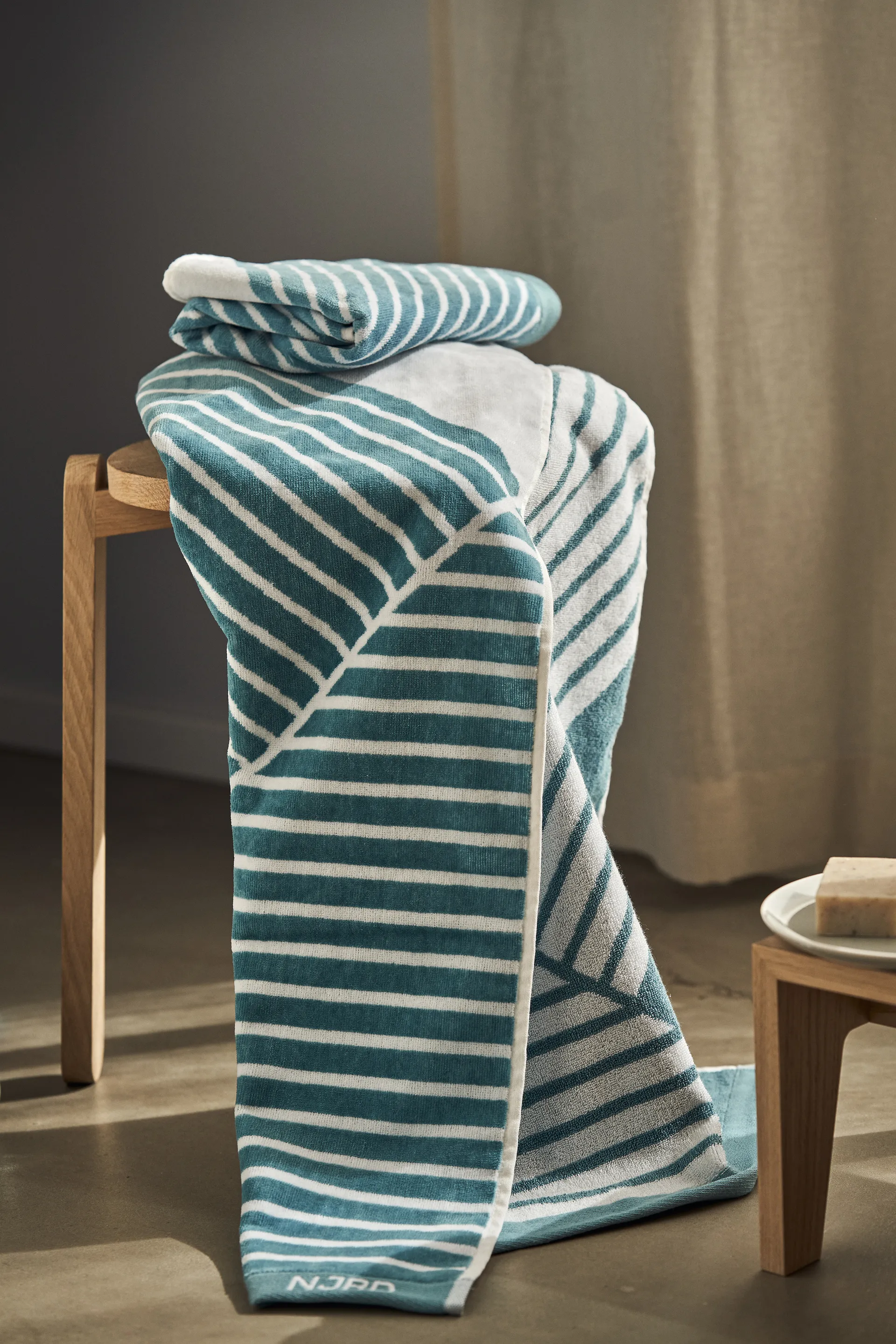 Stripes Badetuch 70 x 140cm Special Edition 2022, Türkis NJRD
