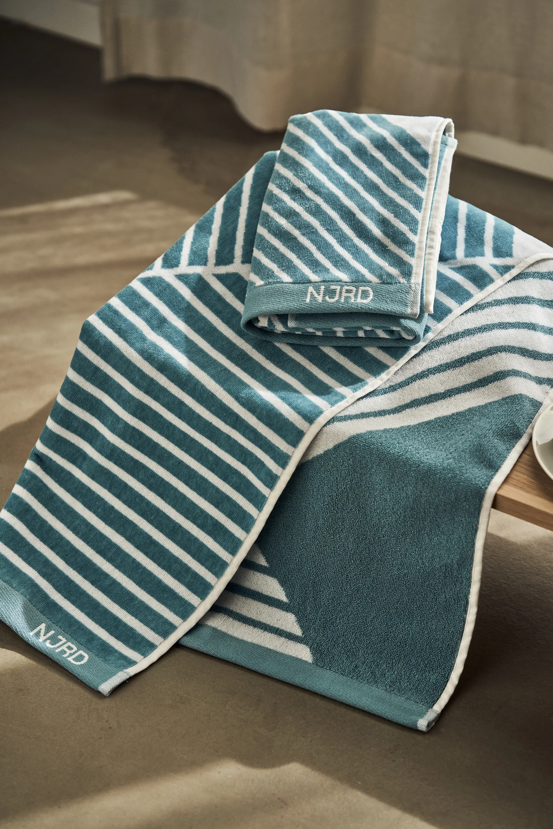 Stripes Badetuch 70 x 140cm Special Edition 2022, Türkis NJRD