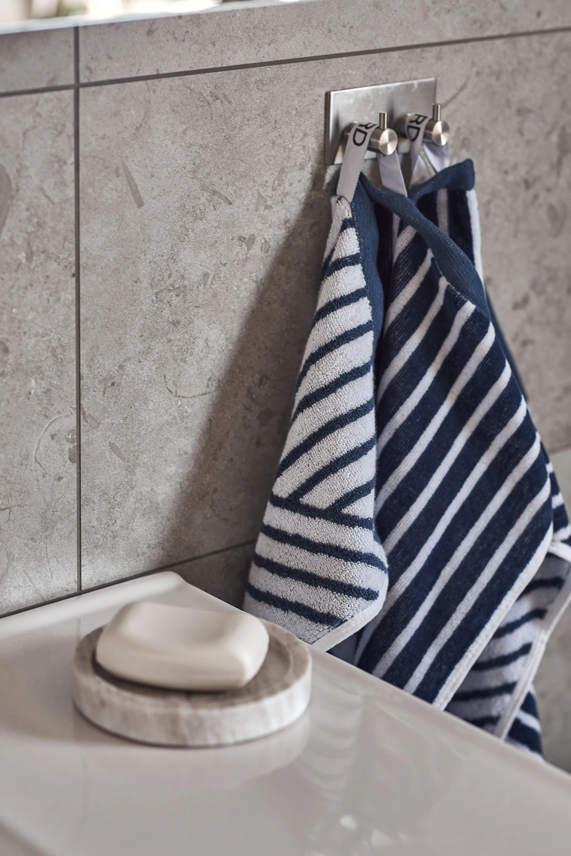 Stripes Handtuch 50x70 cm, Blau NJRD