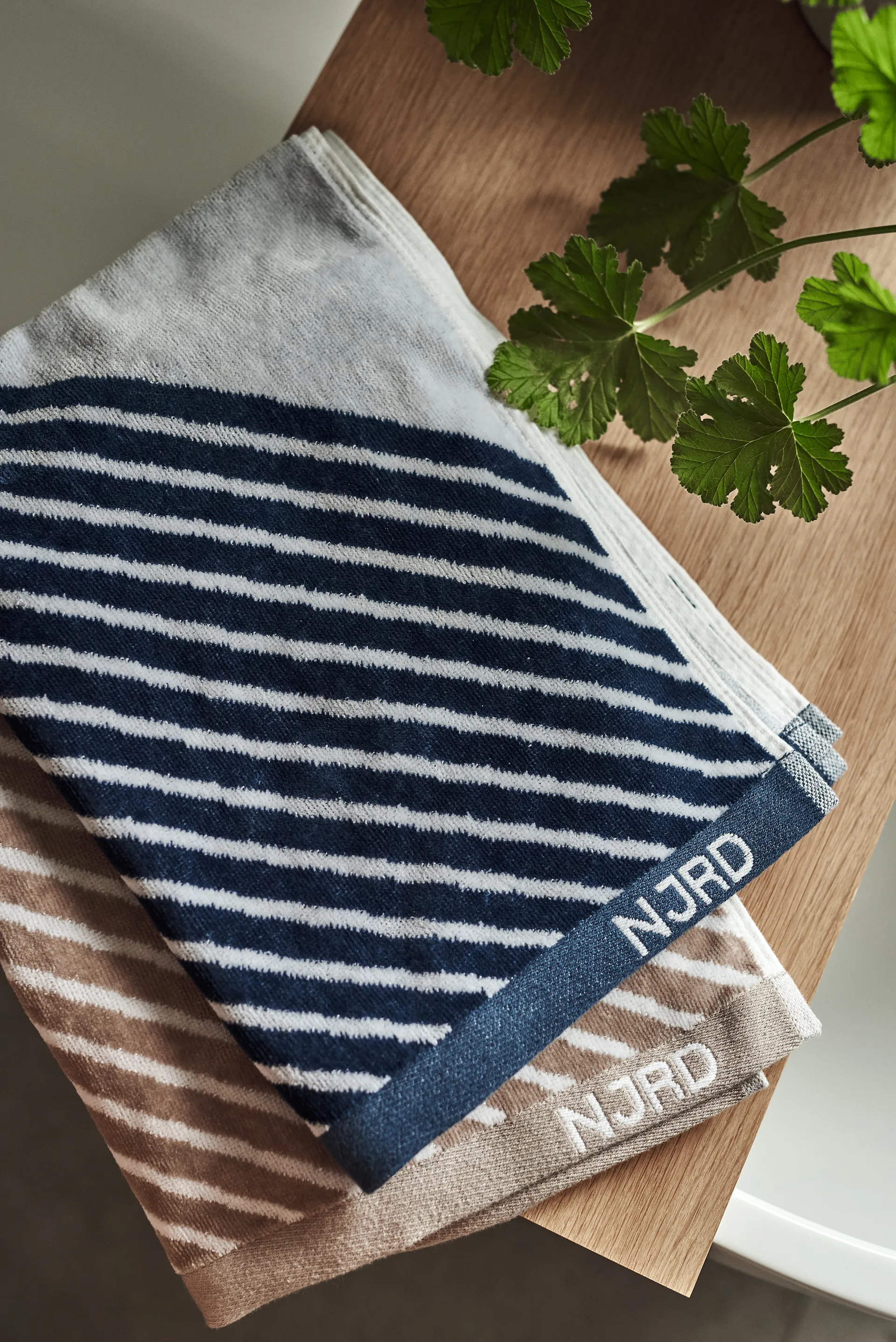 Stripes Handtuch 50x70 cm, Blau NJRD