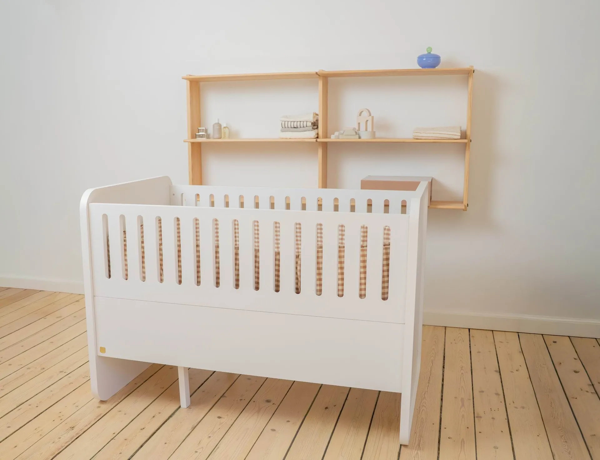 Form Baby- und Juniorbett 166x77,5x87 cm, Weiß Nofred