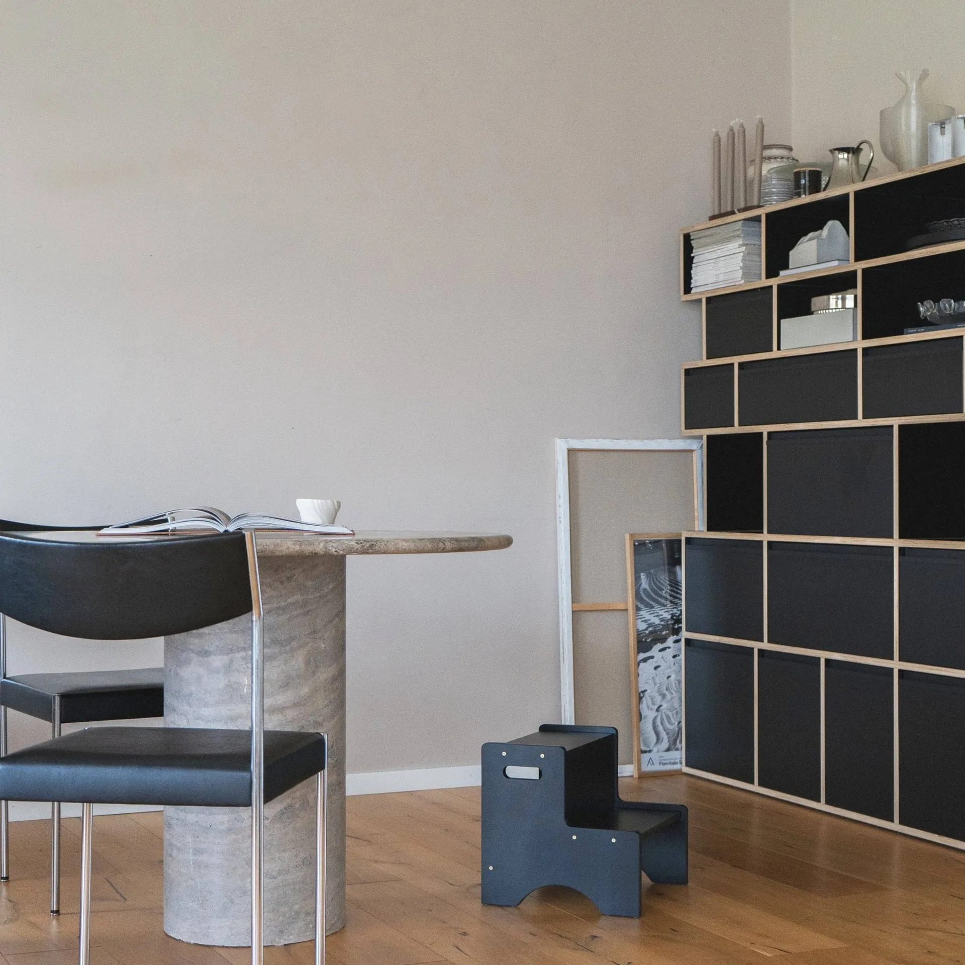 Step Up Kinderhocker, Schwarz Nofred
