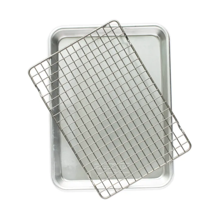 Naturals Quarter Sheet Backblech mit Gitter - Silber - Nordic Ware