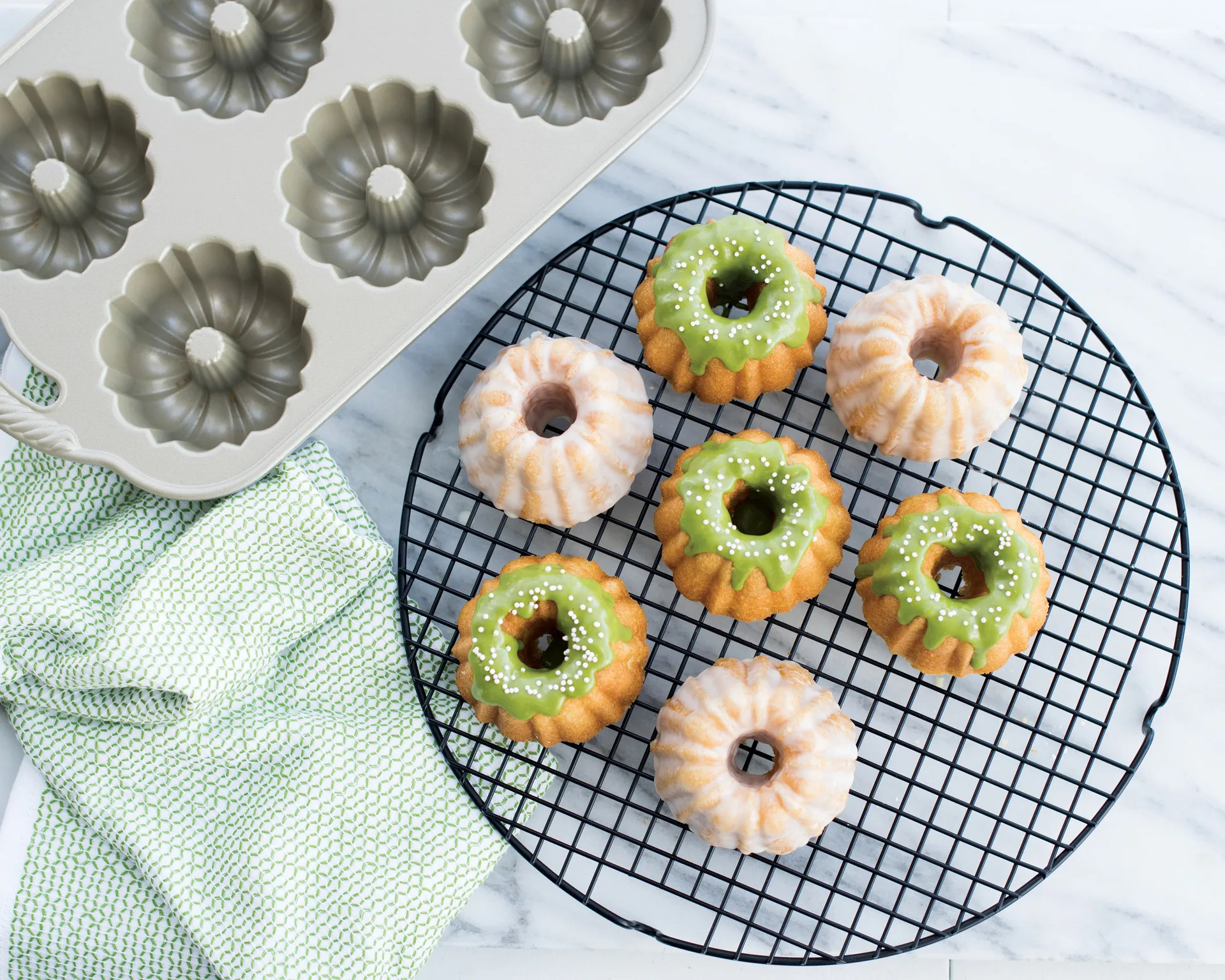 Nordic Ware anniversary bundtlette Backform silber, 1,1 L Nordic Ware