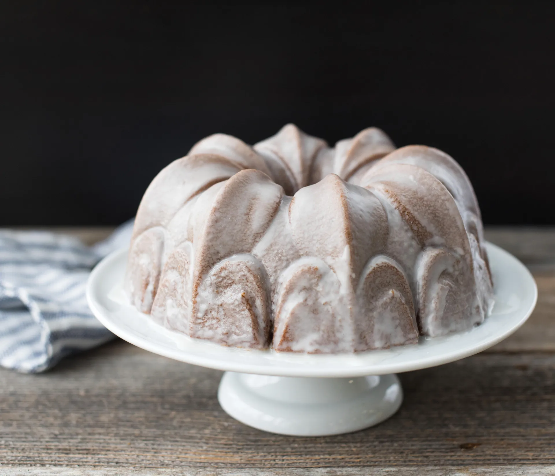 Nordic Ware Fleur De Lis Bundt Backform, 2,4 L Nordic Ware