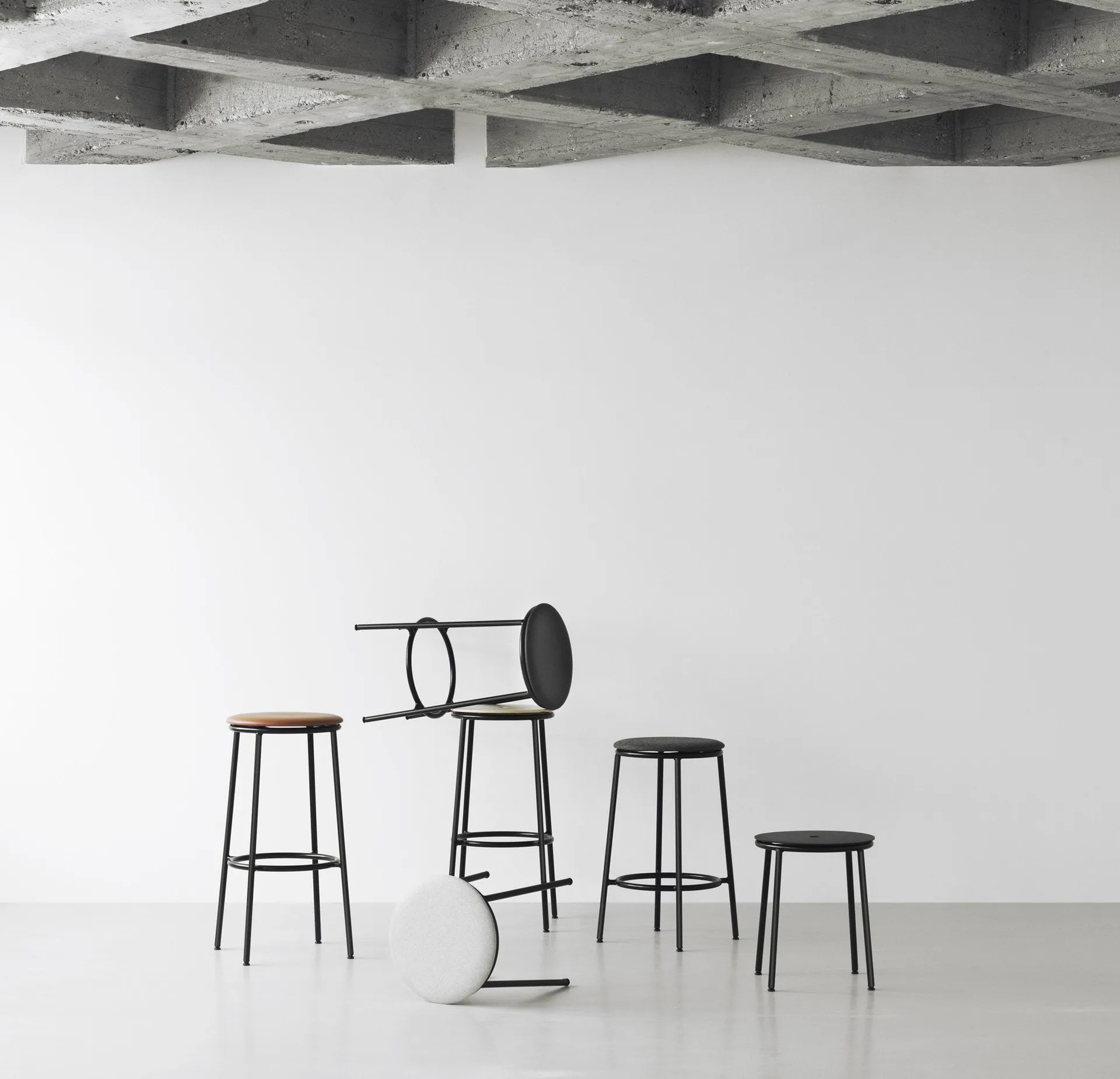Circa Barhocker 65 cm, Schwarze Eiche Normann Copenhagen