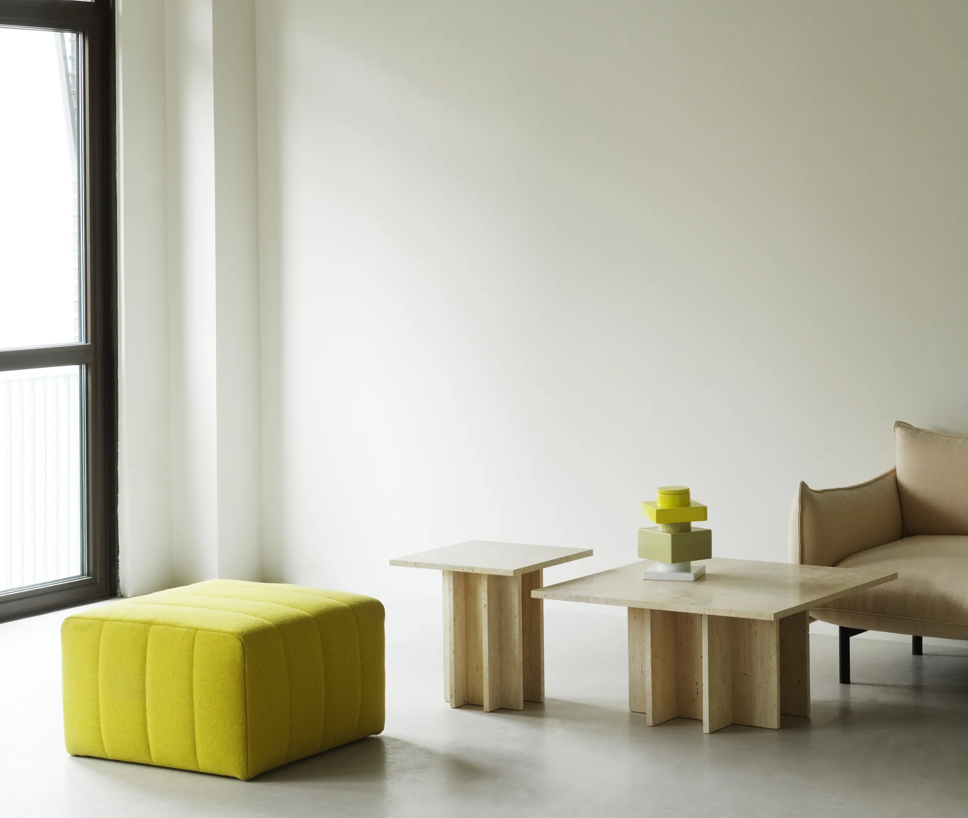 Edge Couchtisch klein, Travertine Normann Copenhagen