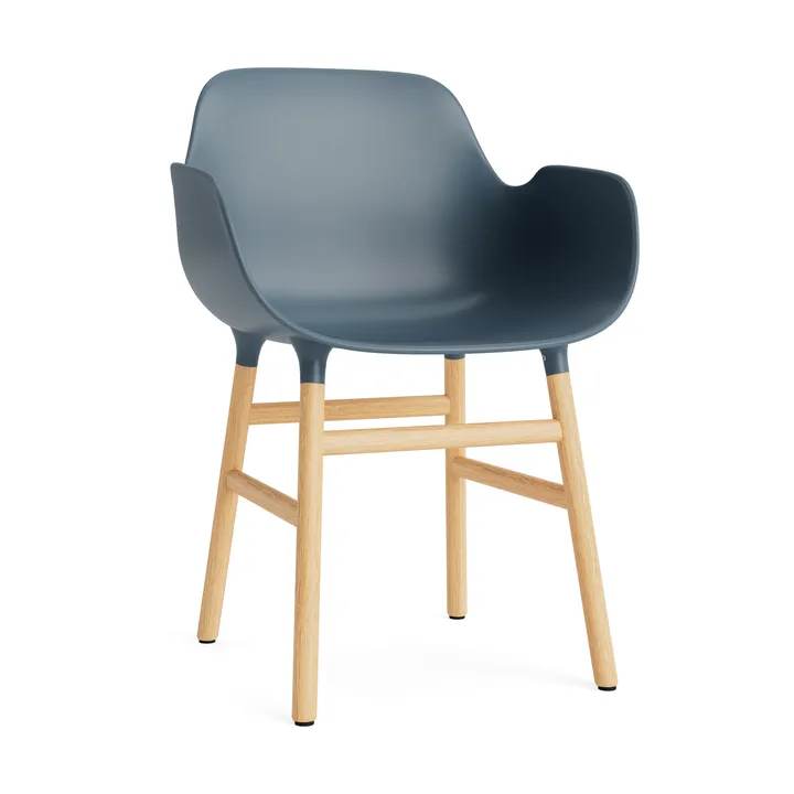 Form Armlehnstuhl - Blue, Eichenholzbeine - Normann Copenhagen