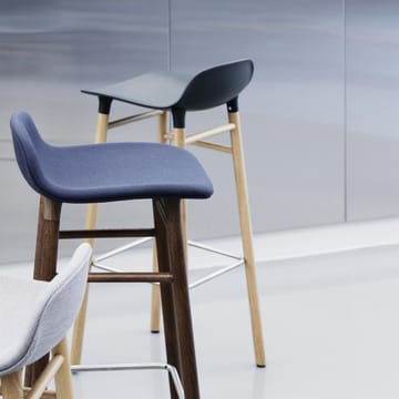 Form Chair Barstuhl Eichen-Beine - Schwarz - Normann Copenhagen