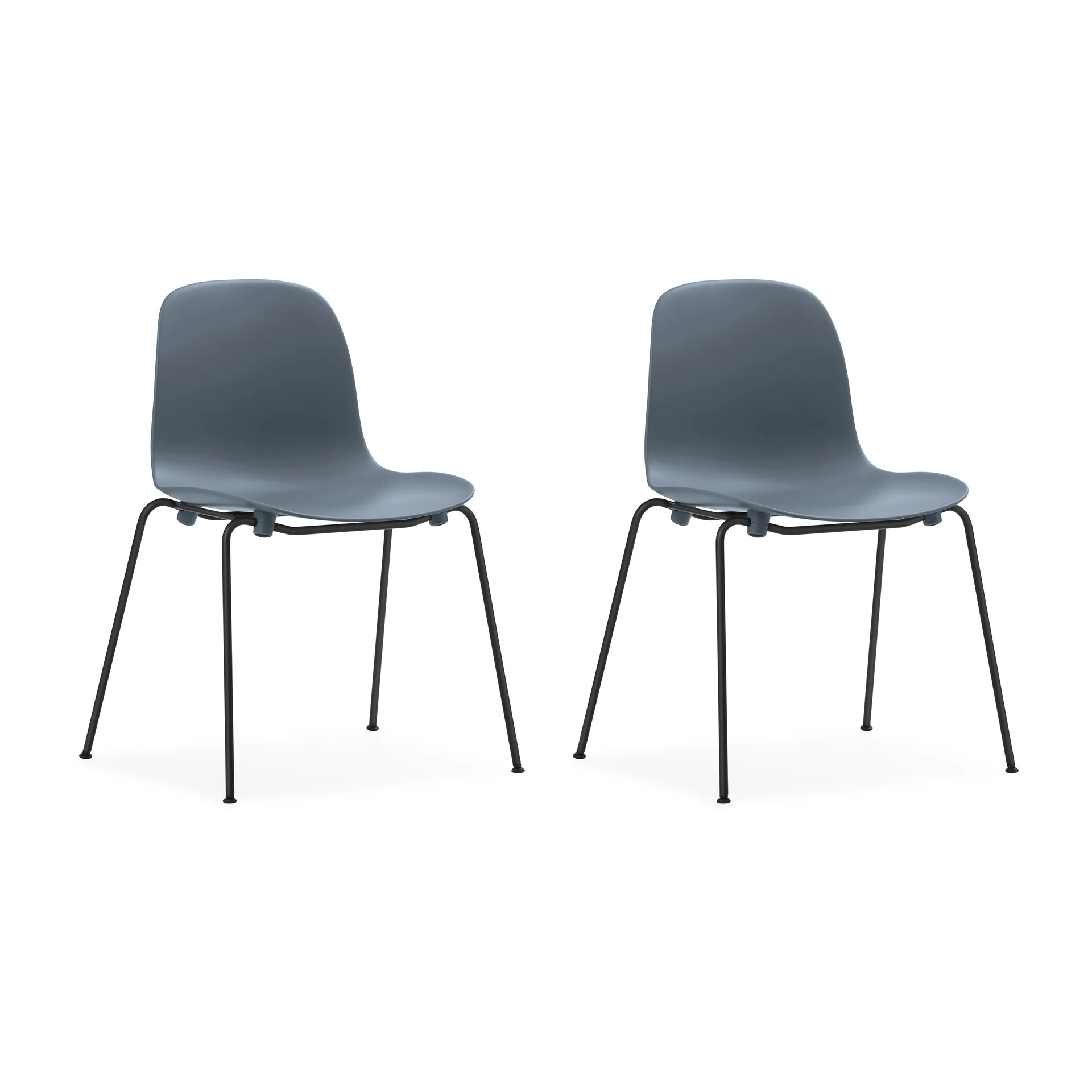 Form Chair stapelbarer Stuhl mit schwarzen Beinen, 2er-Pack, Blau,  Normann Copenhagen