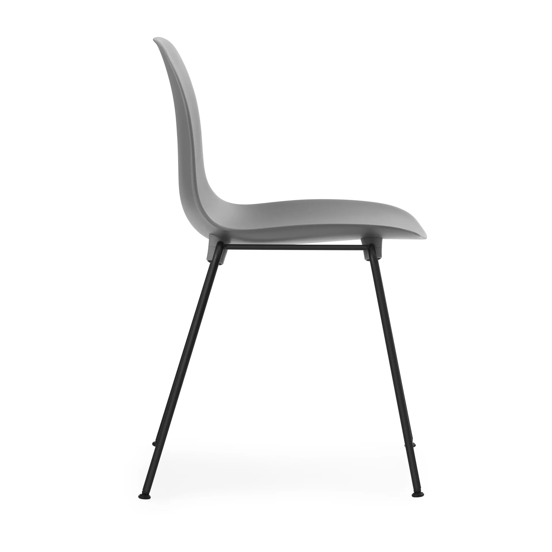Form Chair stapelbarer Stuhl mit schwarzen Beinen, 2er-Pack, Grau,  Normann Copenhagen