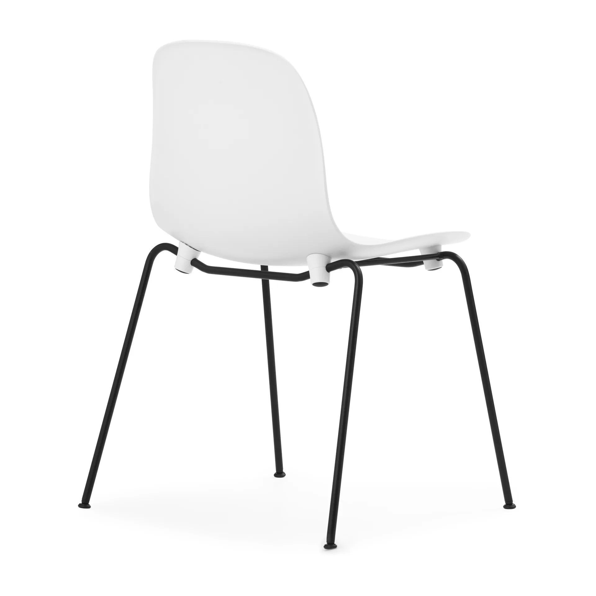 Form Chair stapelbarer Stuhl mit schwarzen Beinen, 2er-Pack, Weiß,  Normann Copenhagen