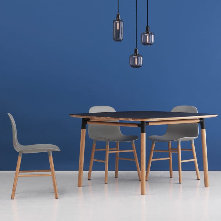 Form Stuhl, Red, Schwarze Beine Normann Copenhagen