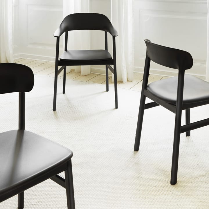 Herit Stuhl Lederpolsterung schwarze Eiche - Schwarz - Normann Copenhagen