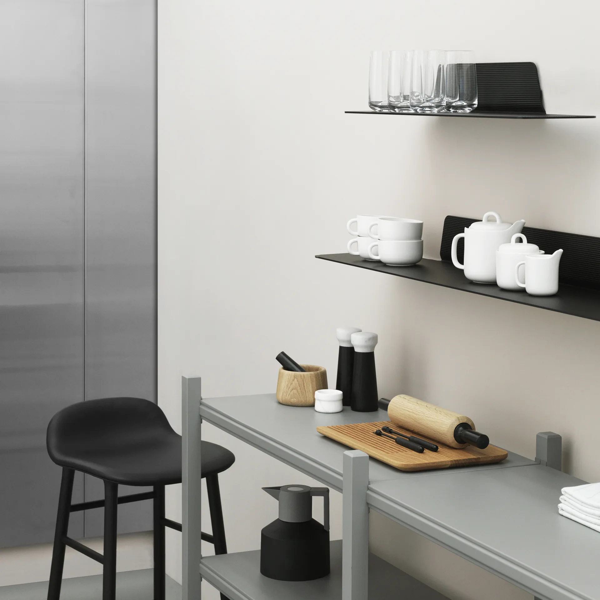 Jet Wandregal, Schwarz, Aluminium, 160cm Normann Copenhagen