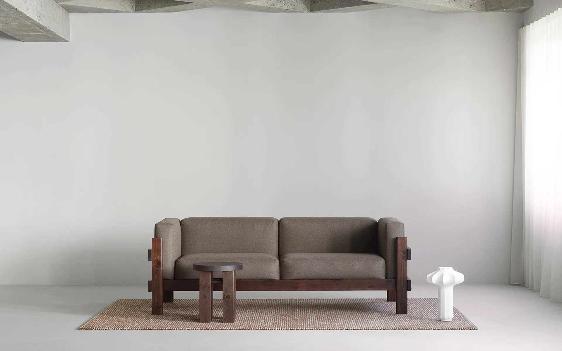Kube Sofa, Braun lackierte Kiefer-Stoff Remix 223 Beige, 220 cm Normann Copenhagen
