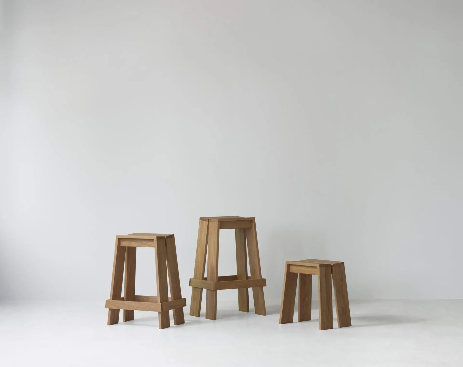Let Hocker, Oak Normann Copenhagen