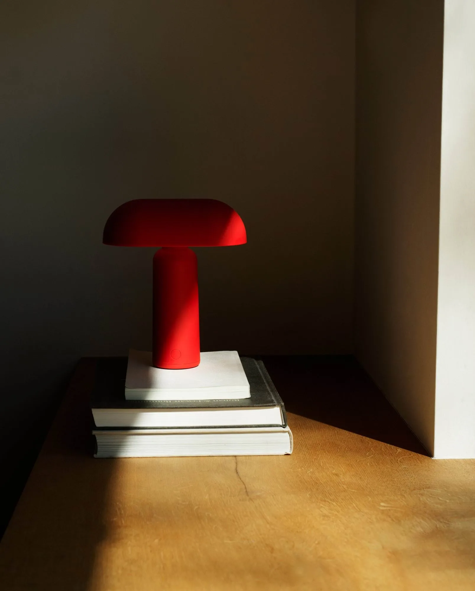 Porta Tischleuchte, Bright red Normann Copenhagen