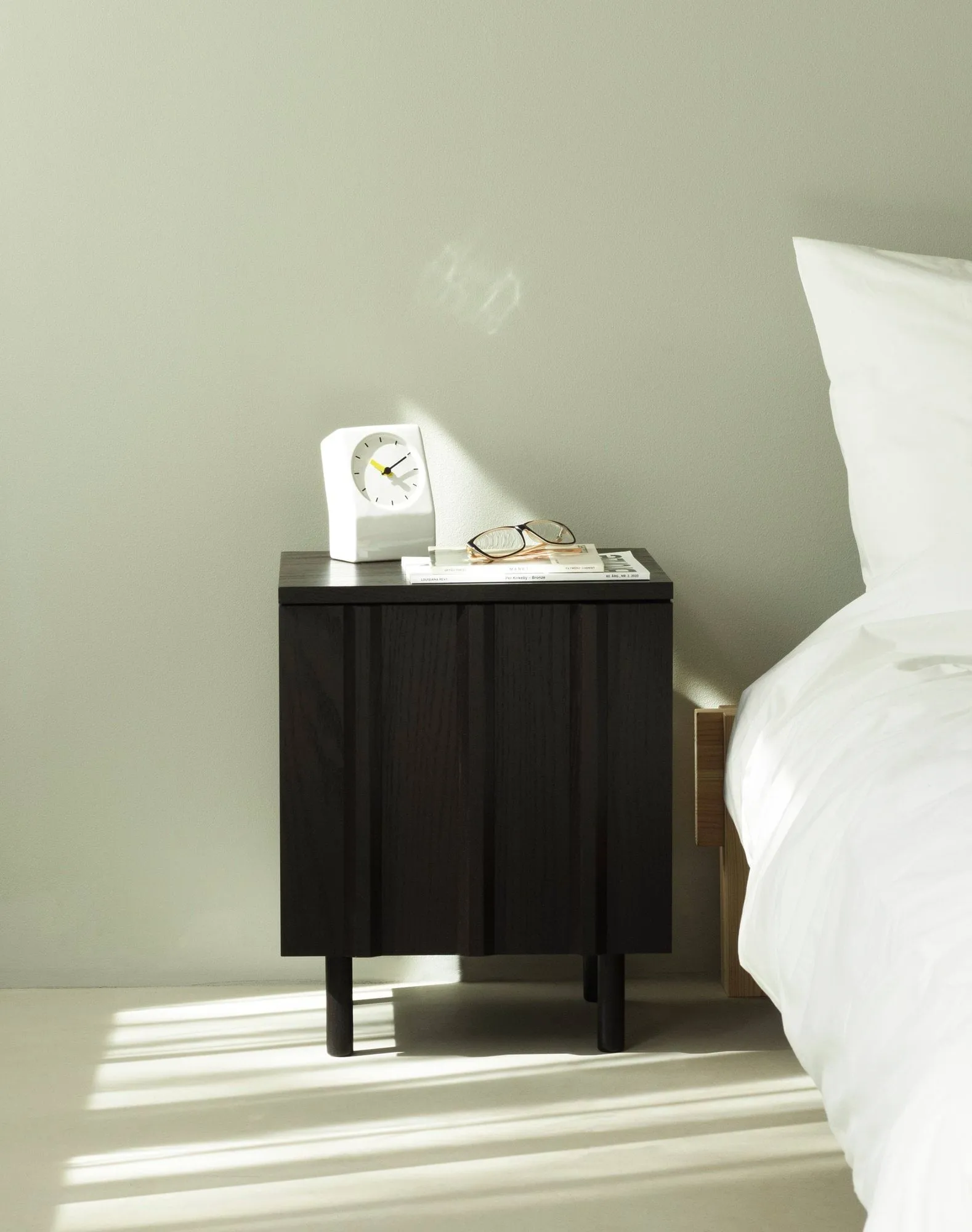 Rib Nachttisch, Soft Schwarz, 52x42x40 cm Normann Copenhagen
