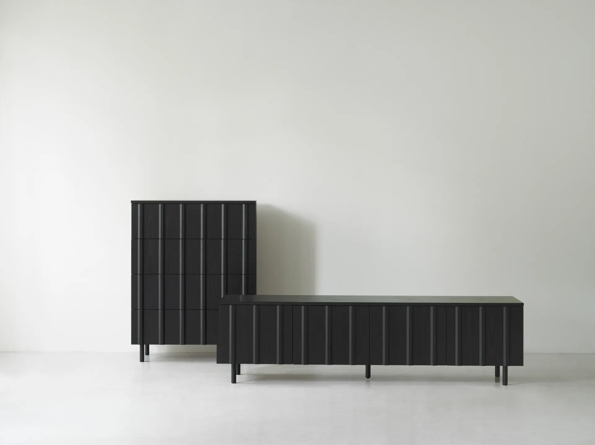 Rib Sideboard niedrig, Soft Black Normann Copenhagen
