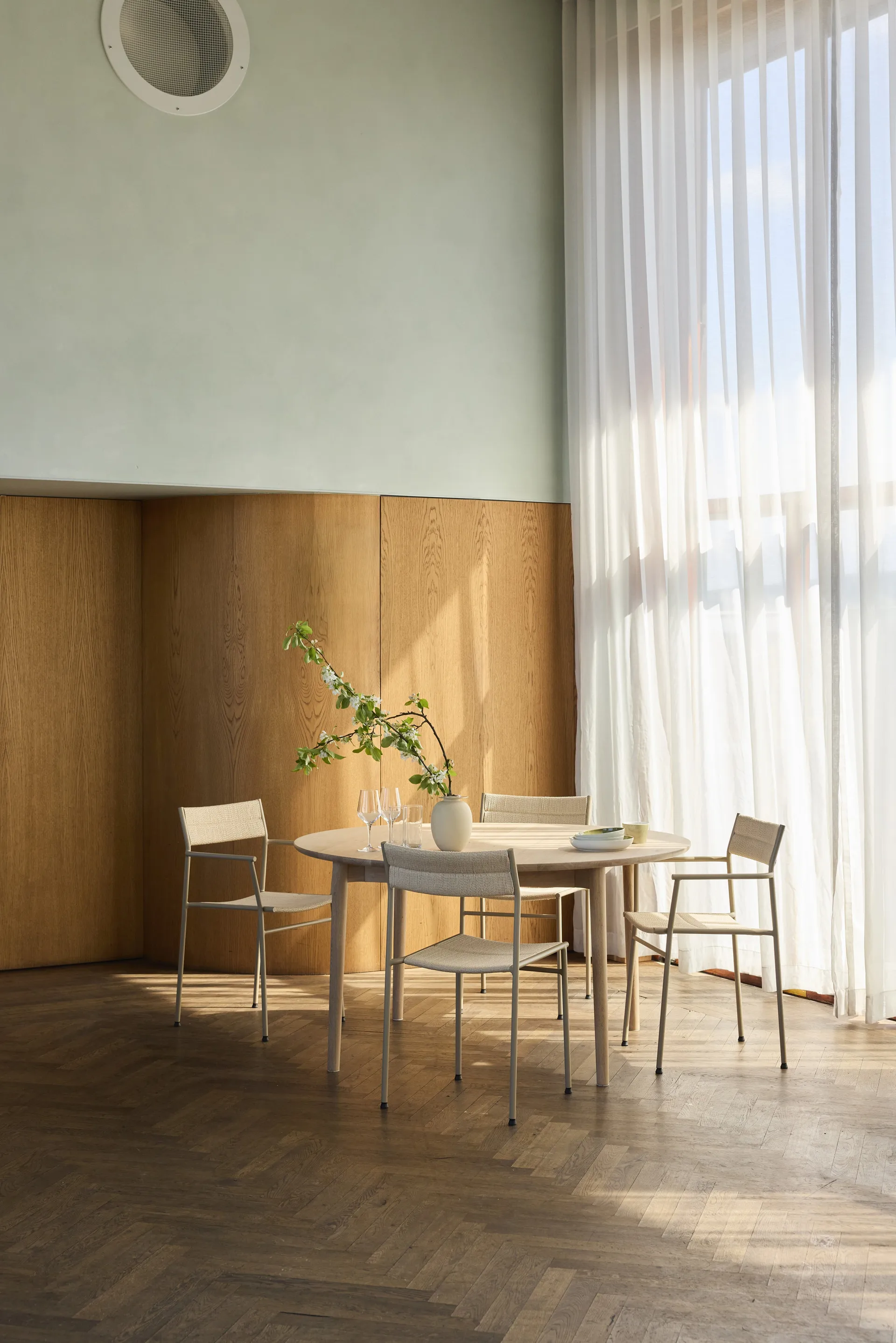 Expand Esstisch Ø140 cm, Hell geölte Eiche Northern