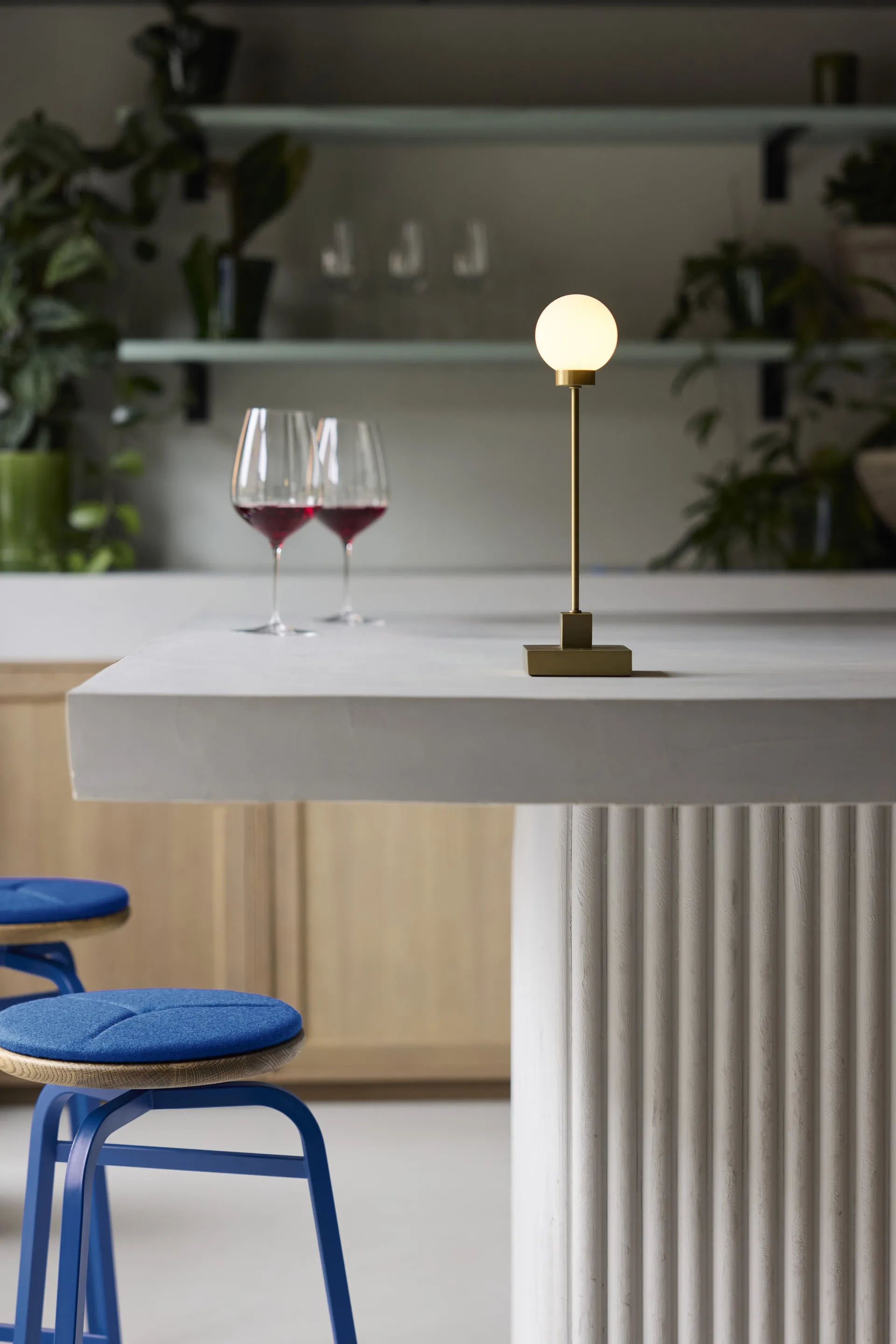 Snowball Portable Tischleuchte 33 cm, Messing Northern