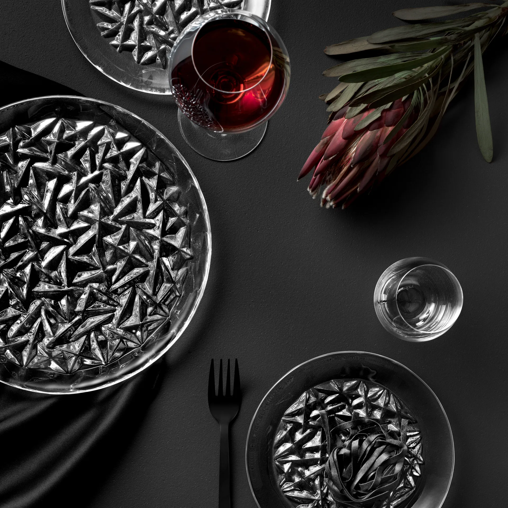 Carat Teller, Ø 27cm Orrefors