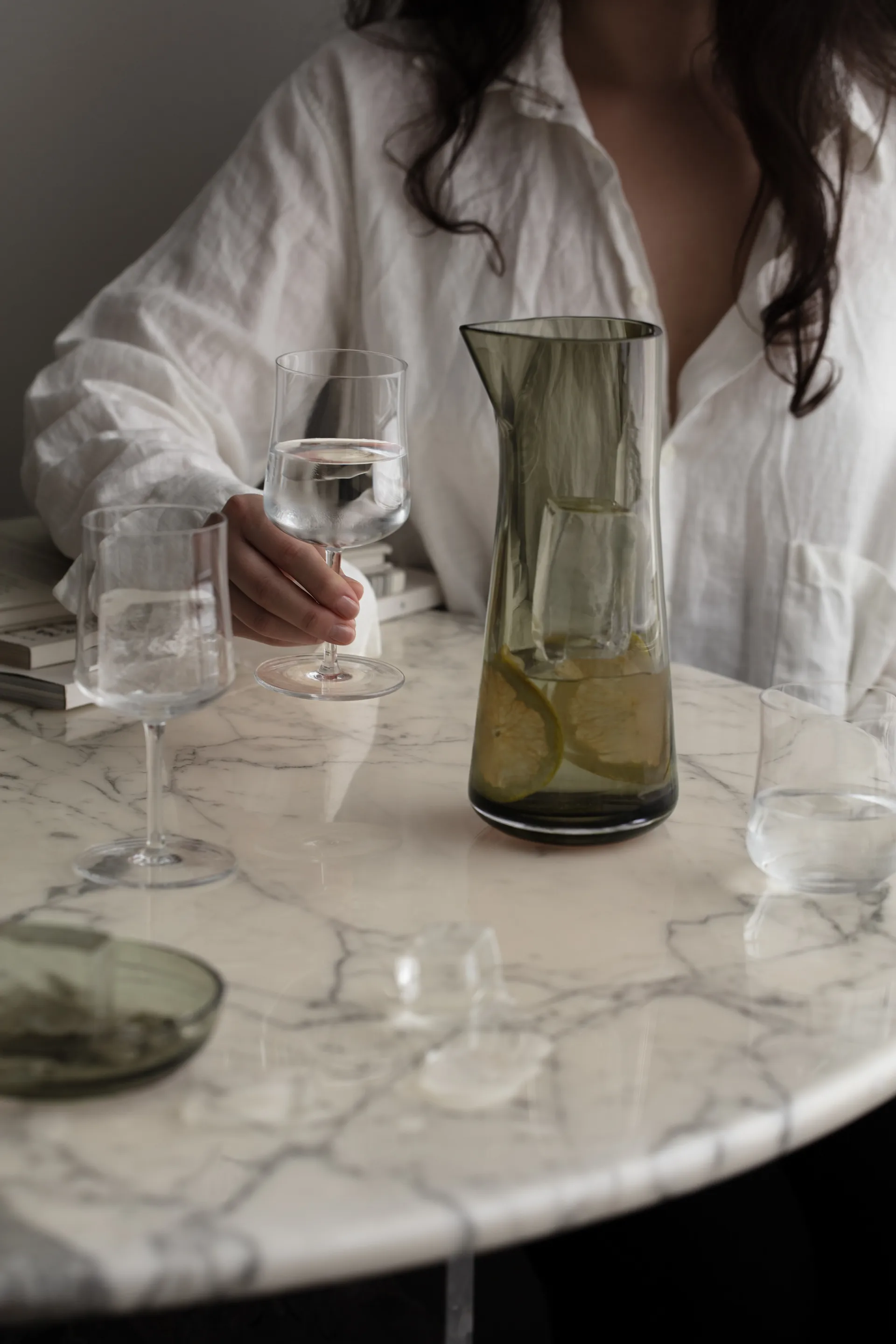 Informal Karaffe mit Schale 1 L, Oliv Orrefors