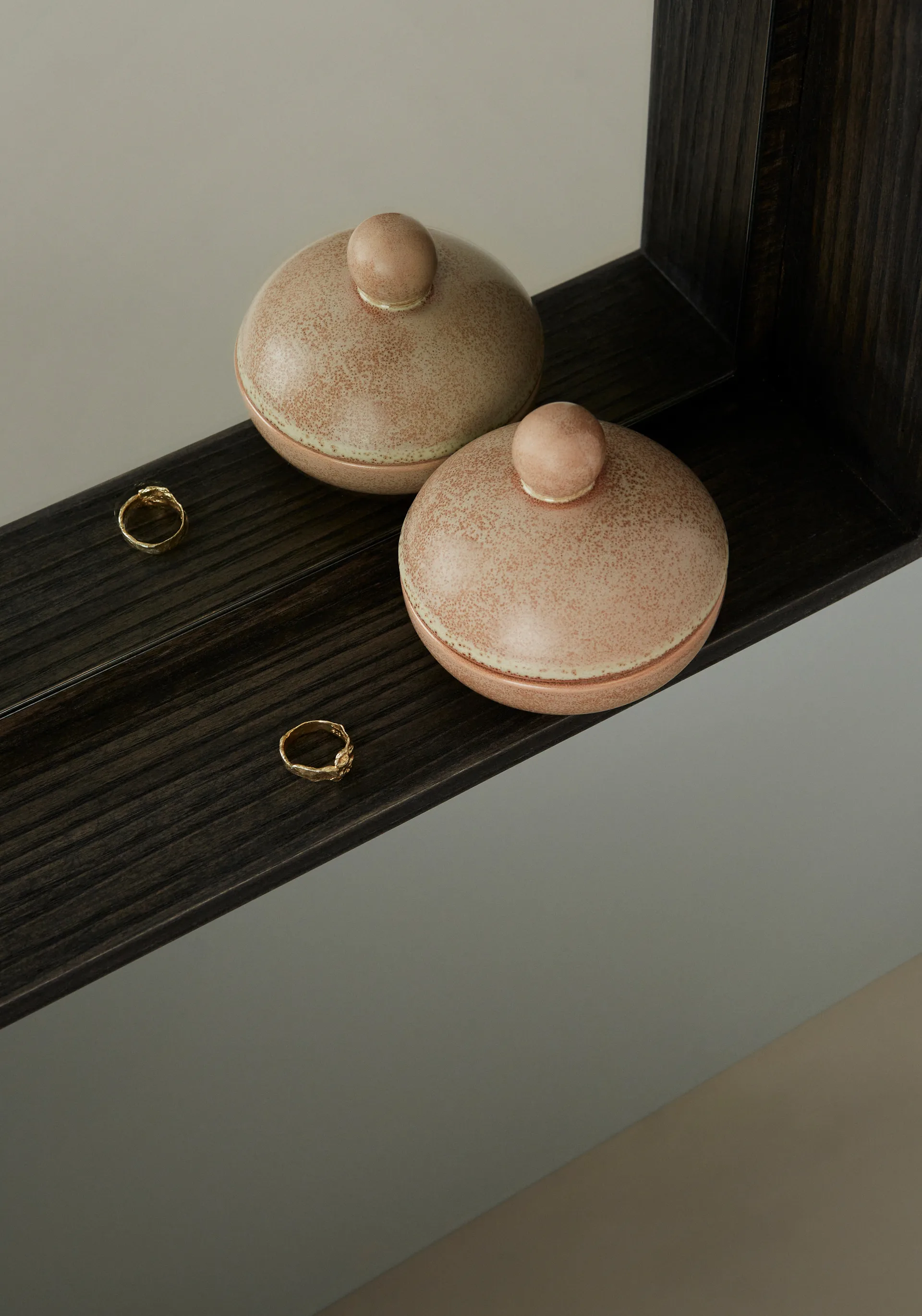 Saga Bonbonniere Schale mit Deckel niedrig Ø8cm, Camel OYOY