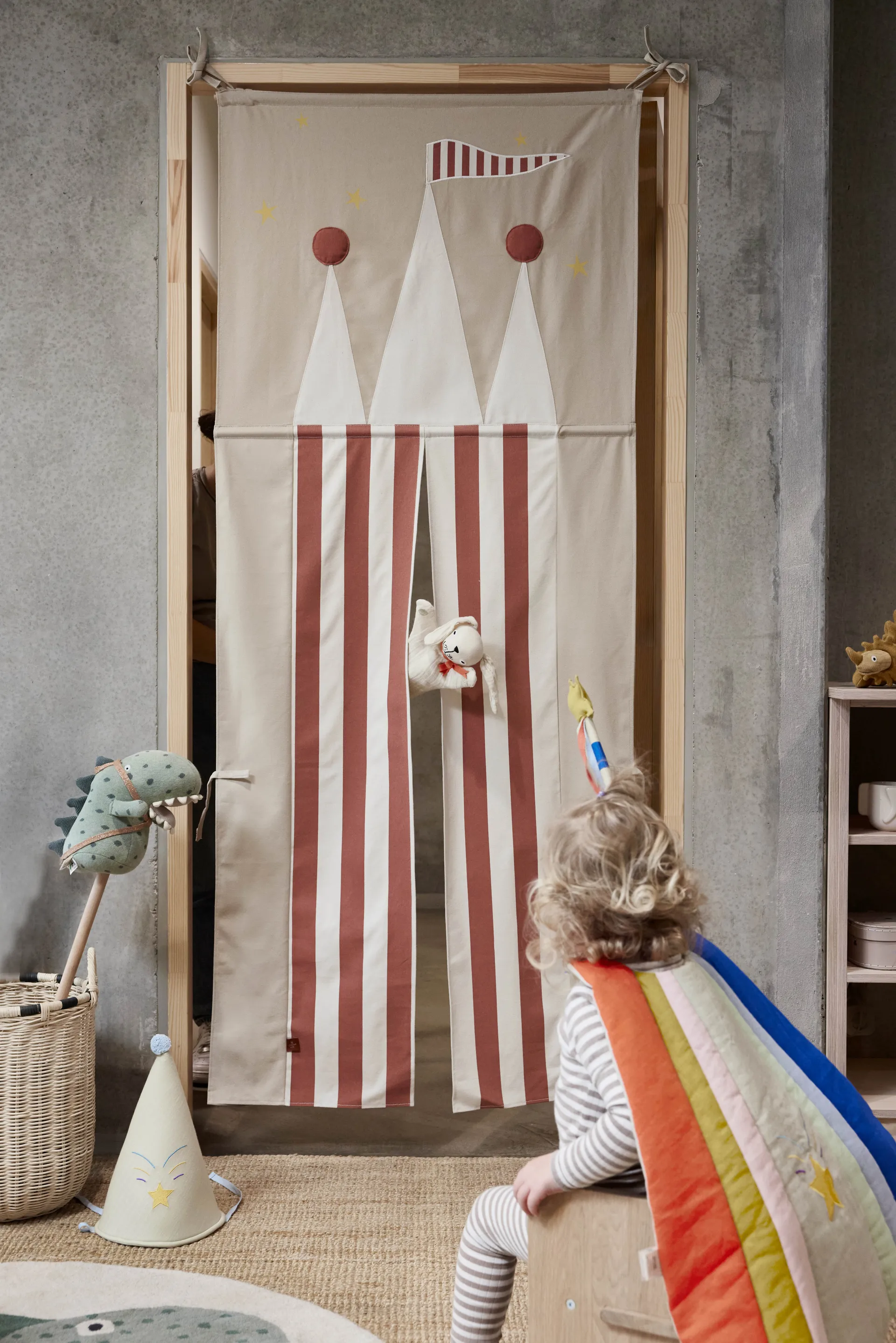 Slott Vorhang für Tür 78x190 cm, Lehmbraun OYOY