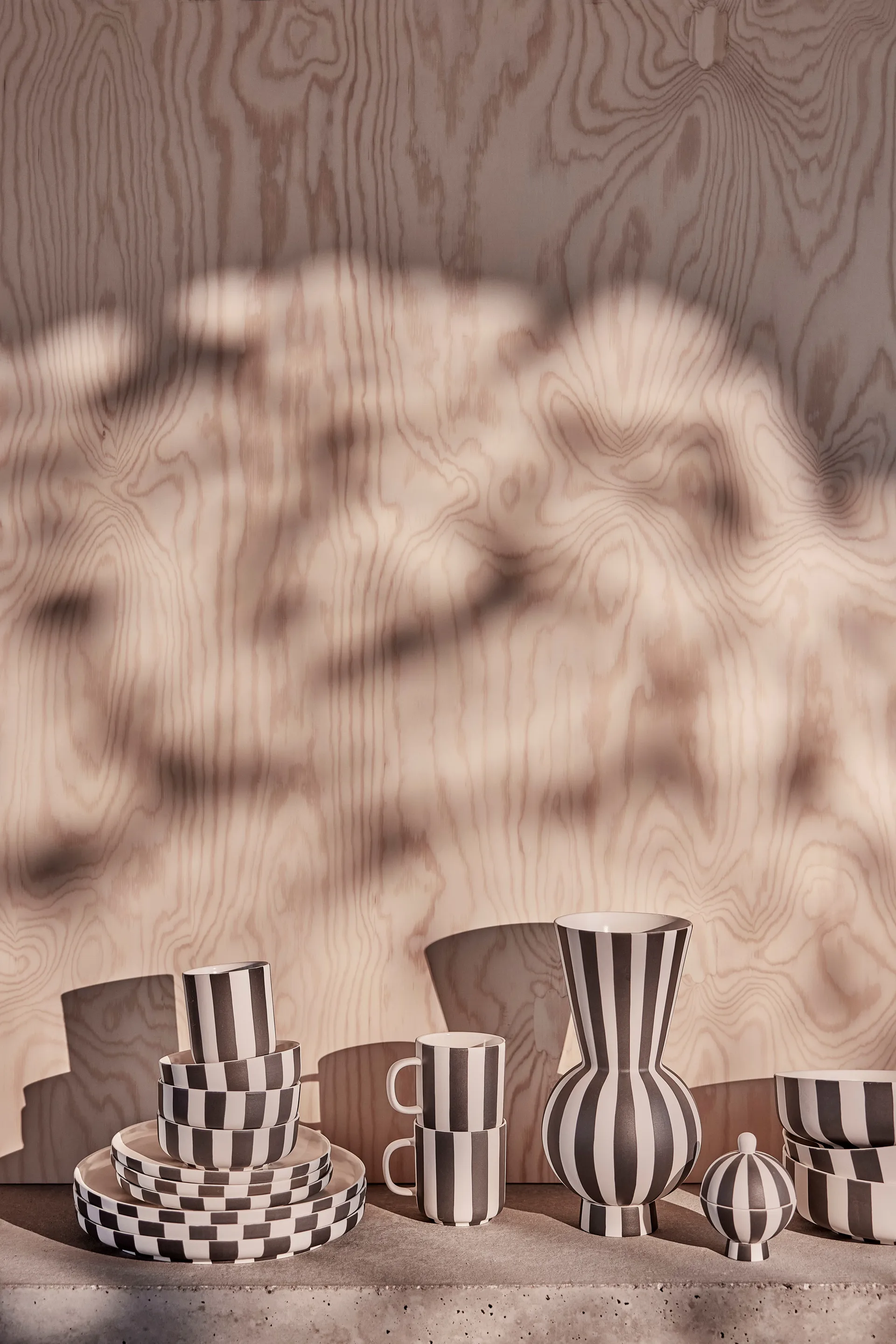 Toppu Becher, Black-White OYOY