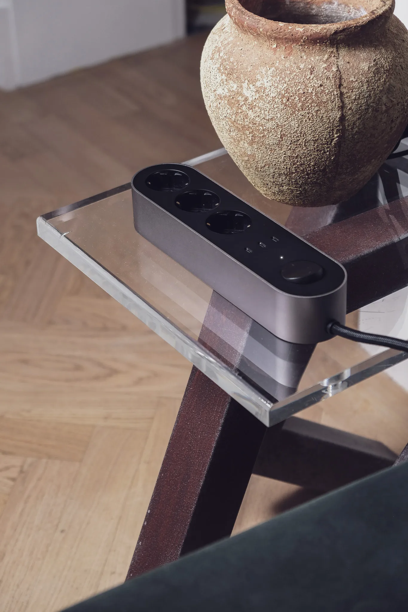 Edgar Power Bar Steckdosenleiste, Satin Aluminium palett3