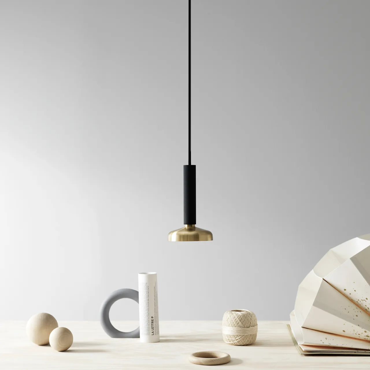 Blend 9 Pendelleuchte, Schwarz-Messing Pholc