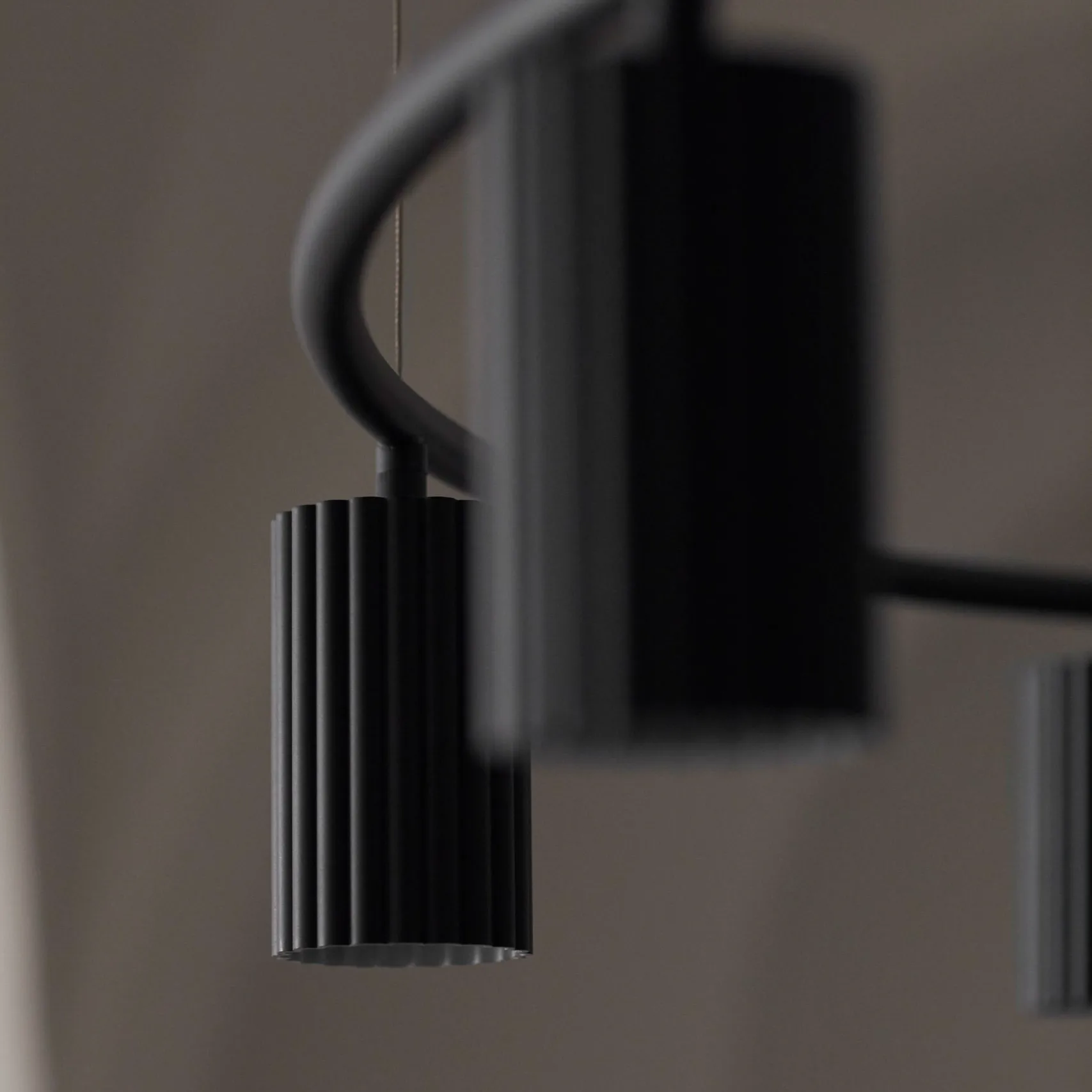 Donna Circle 100 Pendelleuchte, Black ink Pholc