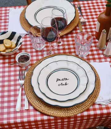 Bistro Salatteller - Schwarz, 21,5 cm - Pick a Poppy